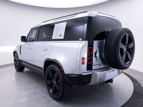 Used 2023 Land Rover Defender 110 SE AWD/4WD image 15