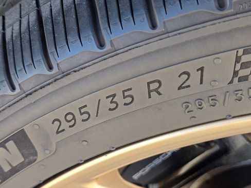 Used 2024 Porsche Macan w/ Premium Plus Package image 9