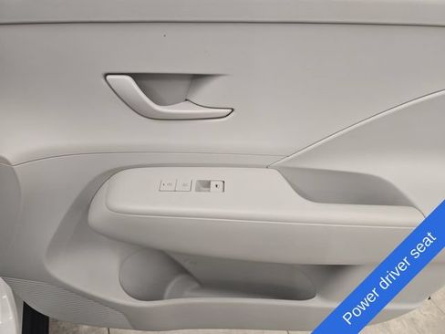 Used 2025 Hyundai Kona SEL AWD/4WD image 11