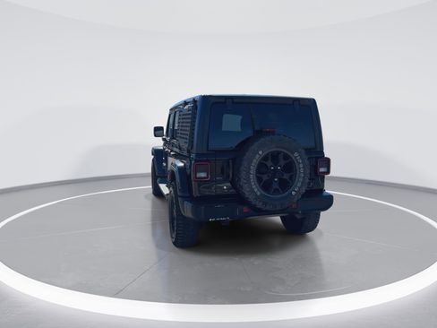 Used 2019 Jeep Wrangler Unlimited Sahara image 8
