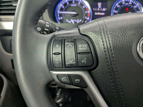 Used 2016 Toyota Highlander Limited FWD image 19