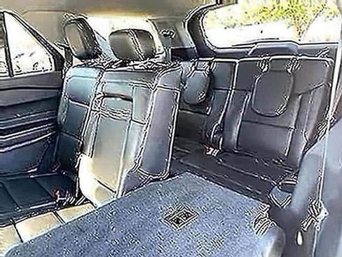 Used 2023 Ford Explorer Limited AWD/4WD image 12