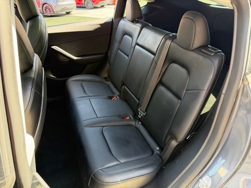 Used 2022 Tesla Model Y Performance image 31