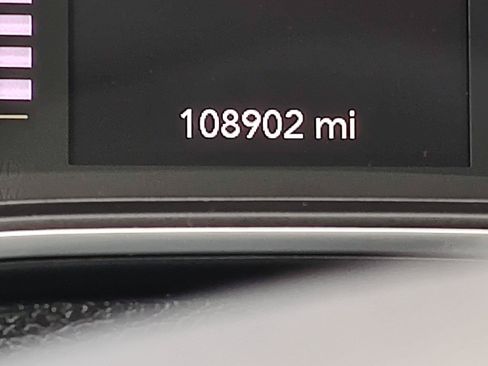 Used 2020 Jeep Cherokee Latitude FWD image 28