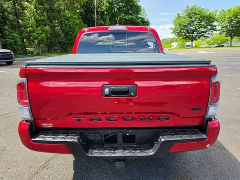 Used 2023 Toyota Tacoma TRD Sport AWD/4WD image 5
