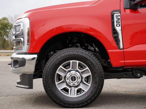 New 2026 Ford F350 Lariat w/ FX4 Off-Road Package image 13