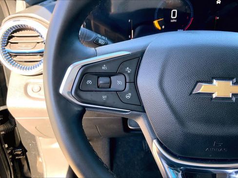 Used 2025 Chevrolet Trax LT w/ LT Convenience Package image 23