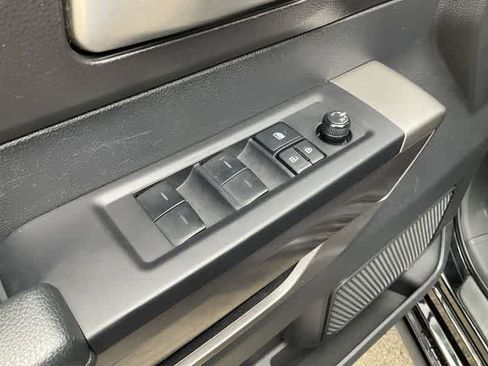 Used 2022 Toyota Tundra SR5 AWD/4WD image 14