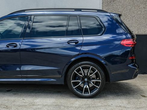 Used 2021 BMW X7 xDrive40i w/ M Sport Package AWD/4WD image 17
