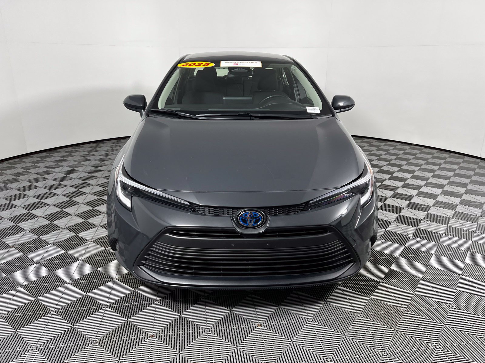 Certified 2025 Toyota Corolla LE FWD image 2