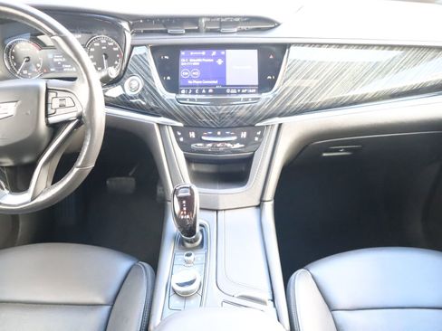 Used 2023 Cadillac XT6 Premium Luxury image 33