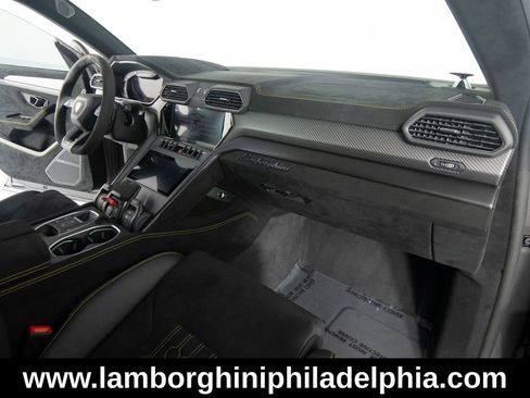 Used 2024 Lamborghini Urus Performante AWD/4WD image 28