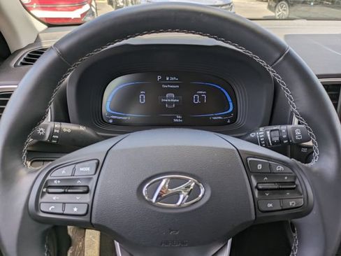 Used 2026 Hyundai Venue SEL FWD image 25