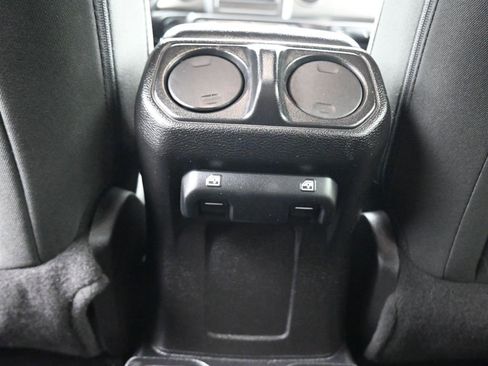 Used 2019 Jeep Wrangler Unlimited Sport S image 27