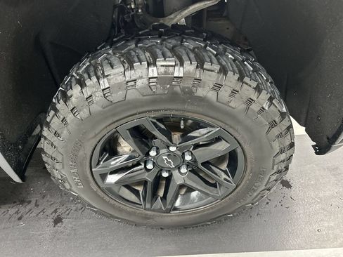 Used 2020 Chevrolet Silverado 1500 Custom Trail Boss w/ Custom Convenience Package AWD/4WD image 8