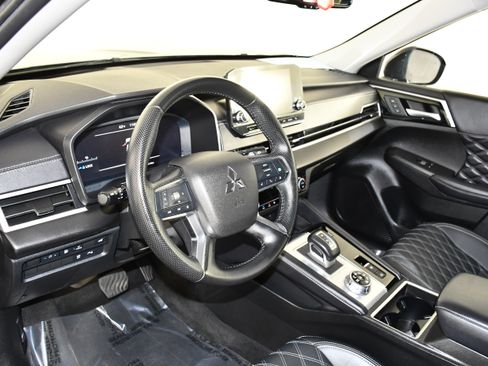 Used 2024 Mitsubishi Outlander SEL AWD/4WD image 37