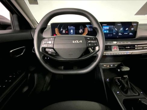 Used 2025 Kia K4 FWD image 5