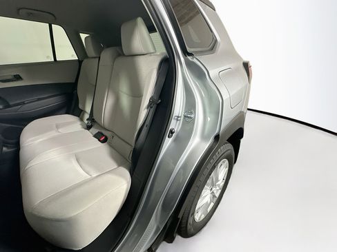 Used 2025 Toyota Corolla Cross LE FWD image 26