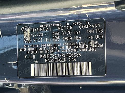Used 2024 Hyundai Venue Limited FWD image 31
