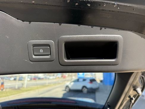 Used 2025 MAZDA MAZDA3 s Sport image 35