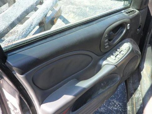 Used 2003 Pontiac Bonneville SSEi image 12