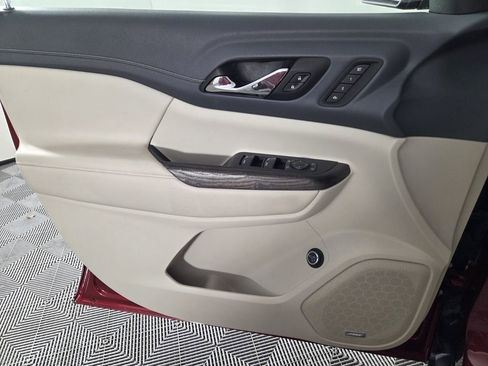 Used 2022 GMC Acadia Denali w/ Denali Ultimate Package image 22