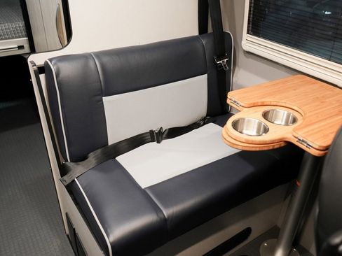 Used 2021 Mercedes-Benz Sprinter 2500 image 19