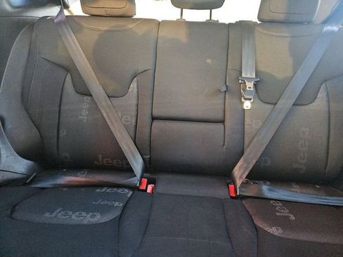 Used 2015 Jeep Renegade Latitude w/ Popular Equipment Group AWD/4WD image 13