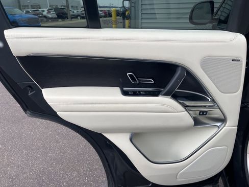 Certified 2023 Land Rover Range Rover SE image 17