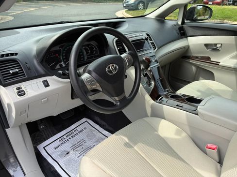 Used 2011 Toyota Venza AWD image 12