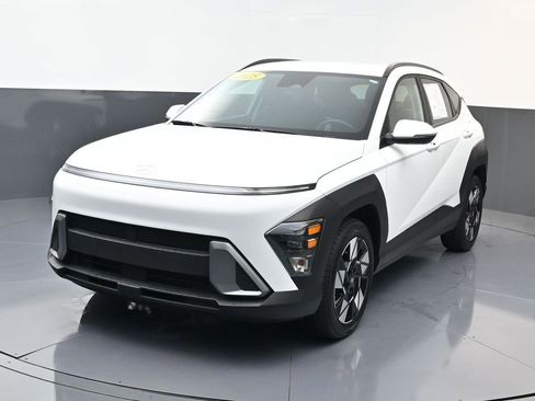 Certified 2025 Hyundai Kona SEL FWD image 1