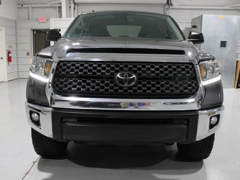 Used 2018 Toyota Tundra SR5 w/ SR5 Upgrade Package AWD/4WD image 10