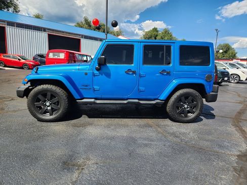 Used 2015 Jeep Wrangler Unlimited Sahara AWD/4WD image 8