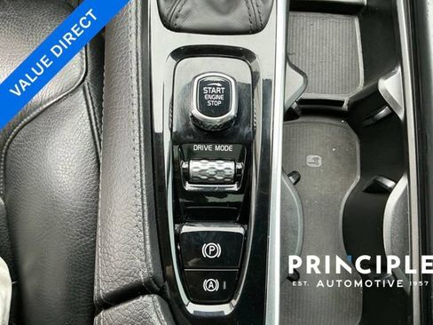 Used 2019 Volvo XC90 T6 Momentum w/ Protection Package Premier AWD/4WD image 16