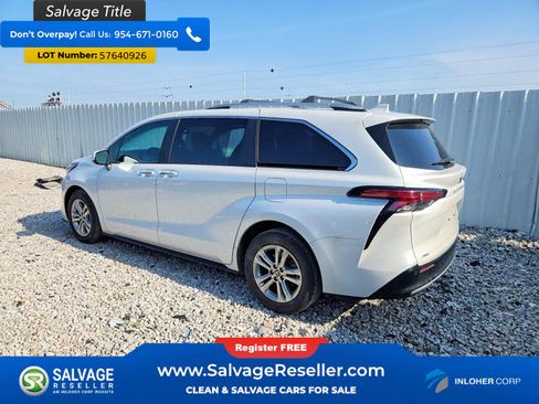 Used 2024 Toyota Sienna Platinum AWD/4WD image 3