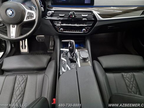 Used 2023 BMW 530e w/ M Sport Package RWD image 30