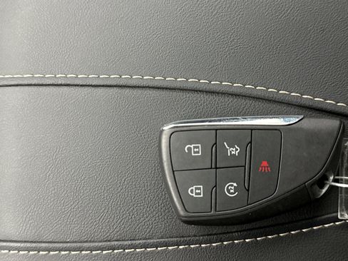 Used 2025 GMC Acadia Elevation image 26