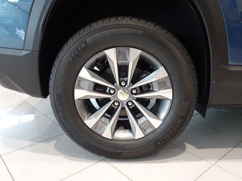 New 2026 Chevrolet Equinox LT w/ Convenience Package II AWD/4WD image 13