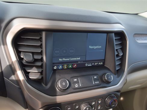 Used 2021 GMC Acadia Denali w/ Denali Ultimate Package image 19