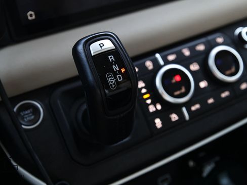 Used 2021 Land Rover Defender 110 SE image 50