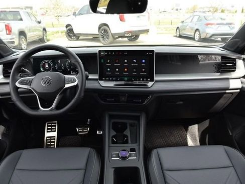 New 2026 Volkswagen Tiguan SE R-Line image 7