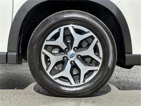 Used 2023 Subaru Forester Premium image 29