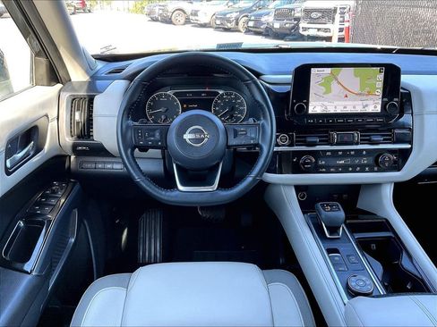 Used 2023 Nissan Pathfinder SL w/ SL Premium Package AWD/4WD image 18