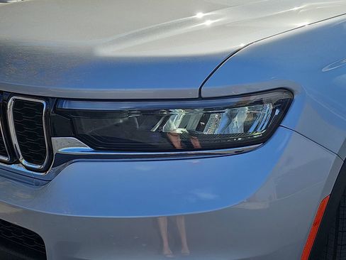 New 2025 Jeep Grand Cherokee L Limited w/ Trailer Tow Package image 32