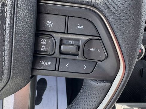 Used 2025 Toyota Tacoma TRD Off-Road image 28