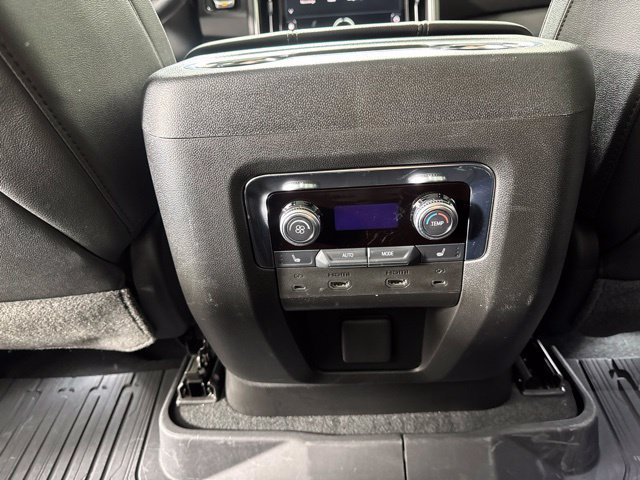 Used 2026 GMC Yukon Elevation w/ Elevation Premium Package AWD/4WD image 13