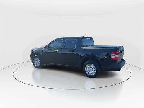 Used 2025 Ford Maverick XL image 6