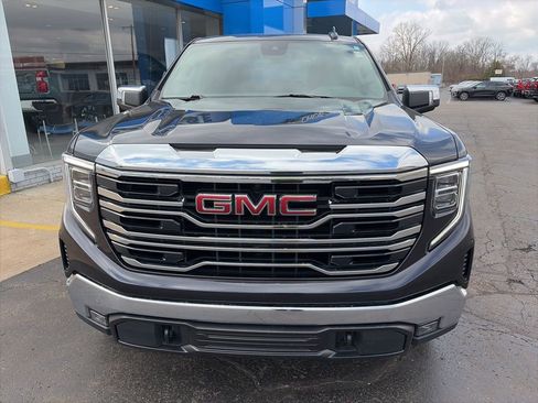 Used 2024 GMC Sierra 1500 SLT AWD/4WD image 4