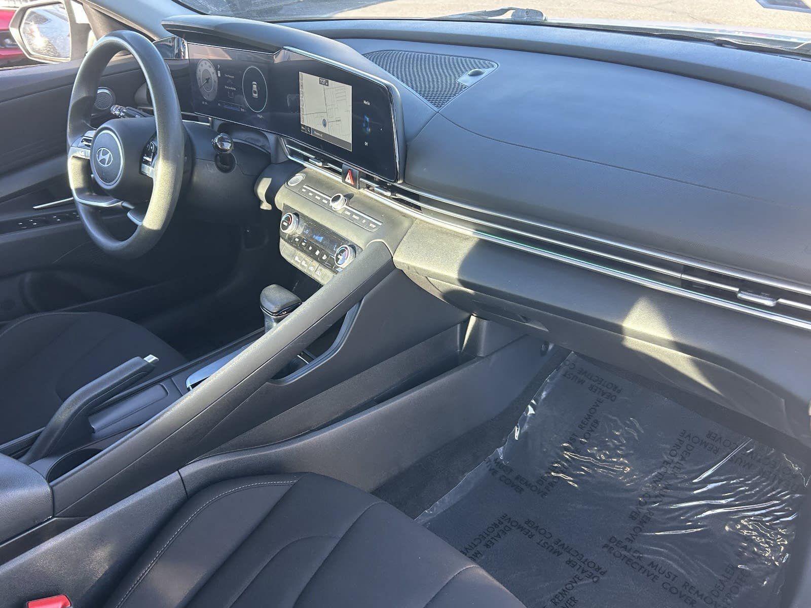 Used 2024 Hyundai Elantra SEL FWD image 15
