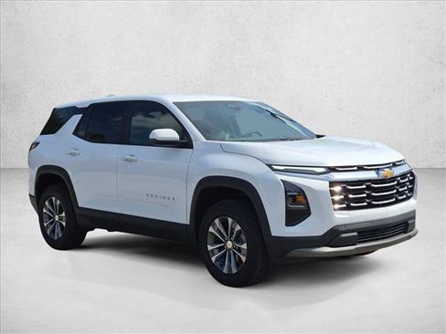 Used 2026 Chevrolet Equinox LT w/ Convenience Package II FWD image 4